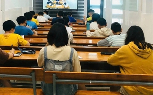 Đường s&aacute;ch v&agrave;... đọc s&aacute;ch - Ảnh 8.