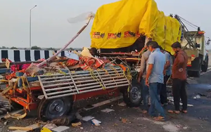 Đang đứng thổi bụi, người đ&agrave;n &ocirc;ng bị xe lu c&aacute;n tử vong - Ảnh 2.
