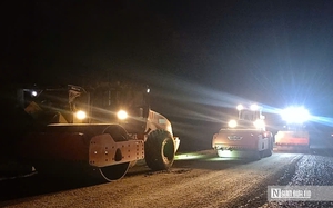 T&acirc;n Sơn Nhất đ&oacute;n lượng kh&aacute;ch kỷ lục ng&agrave;y 26 th&aacute;ng Chạp, hơn 1.000 chuyến bay cất, hạ c&aacute;nh- Ảnh 6.