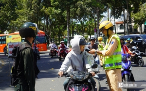 Chủ quan m&ugrave;ng 1 đầu năm, t&agrave;i xế ăn s&aacute;ng uống rượu &ldquo;d&iacute;nh&rdquo; phạt nồng độ cồn- Ảnh 12.