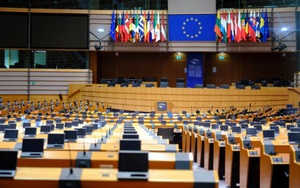 EU cam kết t&igrave;m c&aacute;ch vượt qua Hungary - Ảnh 4.