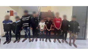 D&ugrave;ng dao tấn c&ocirc;ng nạn nh&acirc;n tử vong trong l&uacute;c đi dự tiệc, nh&oacute;m đối tượng bị bắt khẩn cấp  - Ảnh 2.