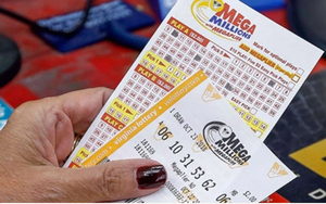 Đưa vợ đi kh&aacute;m, đ&ocirc;i bạn th&acirc;n tr&uacute;ng số 9 tỷ đồng v&agrave; c&aacute;i kết bất ngờ - Ảnh 2.