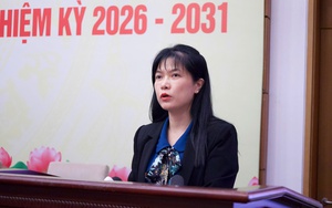 Chủ tịch Quốc hội thăm, động vi&ecirc;n ph&oacute;ng vi&ecirc;n b&aacute;o ch&iacute; t&aacute;c nghiệp bầu cử tại Nh&agrave; Quốc hội - Ảnh 5.