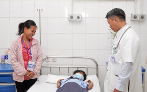 Mổ vịt, người đ&agrave;n &ocirc;ng sốc nặng khi ph&aacute;t hiện 10g v&agrave;ng thật trong bụng- Ảnh 4.