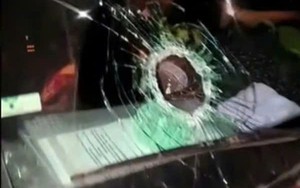 Tai nạn li&ecirc;n ho&agrave;n nghi&ecirc;m trọng tr&ecirc;n quốc lộ 1 khiến 3 &ocirc; t&ocirc; biến dạng, t&agrave;i xế mắc kẹt tử vong trong cabin- Ảnh 5.