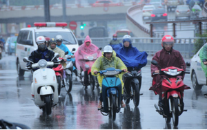 Miền Bắc r&eacute;t về đ&ecirc;m v&agrave; s&aacute;ng sớm, miền Nam xuất hiện mưa r&agrave;o, nguy cơ d&ocirc;ng lốc - Ảnh 2.