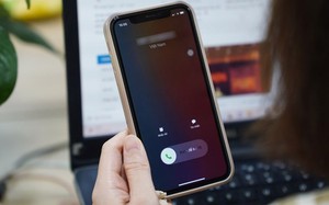 Người đ&agrave;n &ocirc;ng bị khởi tố v&igrave; đỗ &ocirc; t&ocirc; chắn barrier lối v&agrave;o tầng hầm chung cư - Ảnh 2.