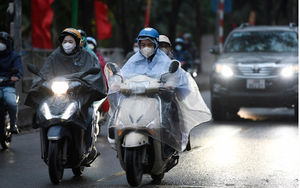 Ảnh: D&ograve;ng người ở Huế &ldquo;trốn n&oacute;ng&rdquo; &ugrave;n &ugrave;n k&eacute;o về biển, c&aacute;c b&atilde;i tắm đ&ocirc;ng nghịt- Ảnh 11.