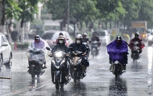 D&ocirc;ng lốc dữ dội ở L&agrave;o Cai: Mưa đ&aacute; hạt to như ch&eacute;n tr&uacute;t xuống giữa đ&ecirc;m, thiệt hại chưa thể thống k&ecirc; - Ảnh 4.