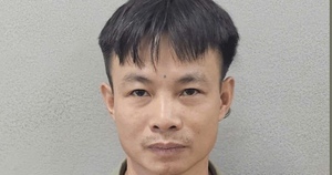 Điều tra vụ ph&aacute;t hiện thi thể nam giới tr&ecirc;n b&atilde;i đất trống giữa rừng ph&ograve;ng hộ - Ảnh 2.