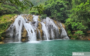 Mưa d&ocirc;ng phủ k&iacute;n miền Bắc trước kỳ nghỉ lễ 30/4, nguy cơ lốc s&eacute;t k&egrave;m mưa đ&aacute; - Ảnh 4.