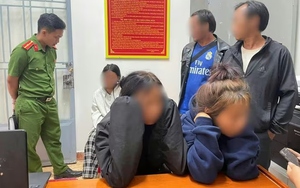 Mặc đồng phục xe &ocirc;m c&ocirc;ng nghệ v&agrave;o tiệm vờ mua v&agrave;ng rồi cướp giật, nam thanh ni&ecirc;n sa lưới sau v&agrave;i giờ - Ảnh 3.