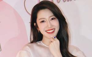 Tiểu Vy - Quốc Trường lộ clip th&acirc;n mật, d&ograve;ng trạng th&aacute;i &ldquo;thả th&iacute;nh&rdquo; khiến netizen dậy s&oacute;ng - Ảnh 11.