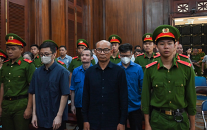 Vụ ch&aacute;y ở Trung K&iacute;nh khiến 15 người chết: 2 cựu c&aacute;n bộ c&ocirc;ng an lĩnh &aacute;n, kiến nghị xử l&yacute; h&igrave;nh sự chủ trọ- Ảnh 3.