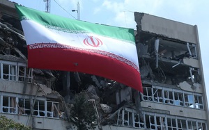 Eo biển Hormuz căng thẳng: Mỹ v&agrave; Iran đồng loạt c&aacute;o buộc nhau nổ s&uacute;ng trước- Ảnh 3.