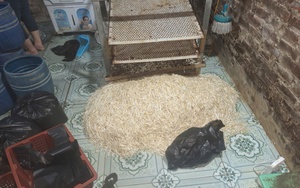 Hai nh&oacute;m "qu&aacute;i xế" hỗn chiến bằng gạch đ&aacute; tr&ecirc;n quốc lộ, thiếu ni&ecirc;n 17 tuổi tử vong - Ảnh 2.