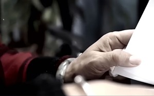 Bắt tạm giam người đ&agrave;n &ocirc;ng d&ugrave;ng b&igrave;nh tr&agrave; chứa nước s&ocirc;i tấn c&ocirc;ng v&agrave;o đầu đối phương - Ảnh 3.
