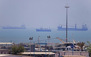 Mỹ tạm nới trừng phạt, thanh s&aacute;t vi&ecirc;n hạt nh&acirc;n trở lại Iran - Ảnh 4.