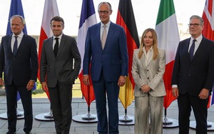 EU thu hẹp lộ tr&igrave;nh kết nạp Ukraine do vấp phải sự phản đối từ Hungary - Ảnh 2.