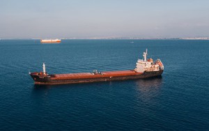 Mỹ v&agrave; Iran nhất tr&iacute; tạm dừng tấn c&ocirc;ng, sẽ đ&agrave;m ph&aacute;n tại Qatar về eo biển Hormuz - Ảnh 4.