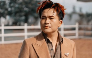 Mỹ nam "vạn người m&ecirc;": Tuổi 61 vẫn phong độ, h&ocirc;n nh&acirc;n vi&ecirc;n m&atilde;n b&ecirc;n vợ k&eacute;m 22 tuổi c&ugrave;ng 3 con- Ảnh 6.