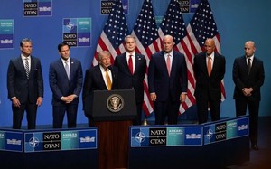 Mỹ tiếp tục kh&ocirc;ng k&iacute;ch v&agrave;o Iran, &ocirc;ng Trump n&oacute;i thỏa thuận vẫn "c&oacute; thể đạt được" - Ảnh 4.