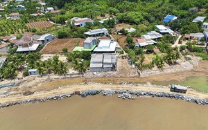 Khẩn cấp chống sạt lở ăn s&aacute;t l&agrave;ng, ngăn nỗi lo cho người d&acirc;n miền n&uacute;i Quảng Ng&atilde;i mỗi m&ugrave;a mưa lũ- Ảnh 4.