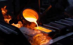 CEO Nvidia th&uacute;c giục tăng tốc cuộc đua AI, phản đối quan điểm n&ecirc;n &ldquo;h&atilde;m phanh&rdquo; - Ảnh 3.