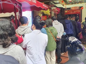 Choáng ngợp dòng người 
