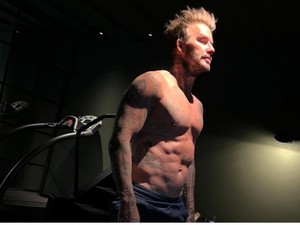 Hoàng Hải Đăng: Tỏa sáng trên sàn đấu vì các con- Ảnh 5. Beckham U50 khoe body