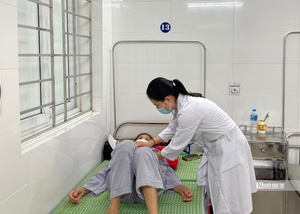 Khối u gan 61mm được ph&aacute;t hiện sau 20 năm bỏ dở điều trị - Ảnh 2.