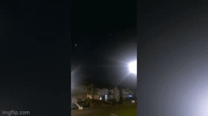 UFO bí ẩn xuất hiện tại ngọn núi lửa đang hoạt động- Ảnh 3.