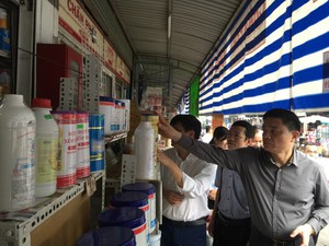 Bộ Y tế kiểm tra đột xuất chợ hóa chất Kim Biên