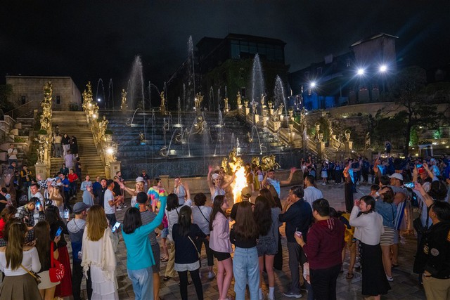 Sun World Ba Na Hills tung combo Ba Na By Night với mức giá siêu hấp dẫn- Ảnh 3. Sun World Ba Na Hills tung combo Ba Na By Night với mức giá siêu hấp dẫn- Ảnh 3.