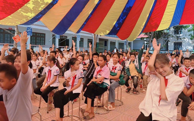 Chi hội Luật gia Công ty luật The Light tuyên truyền pháp luật cho học sinh- Ảnh 2.