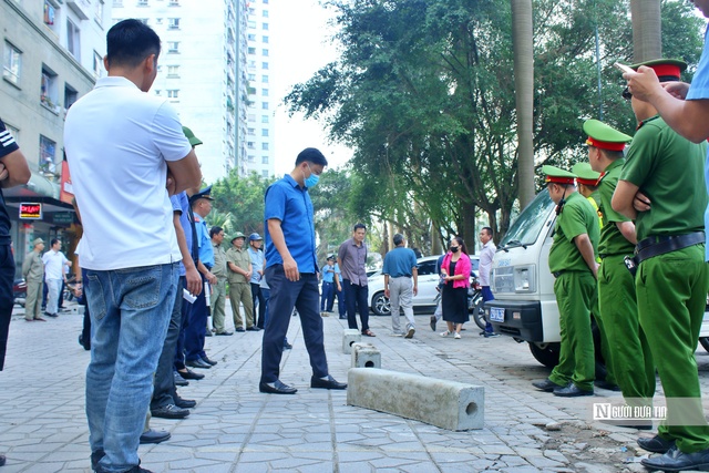 Hà Nội: "Cưỡng chế" khu vực trông xe trái phép tại khu đô thị Xa La- Ảnh 1.