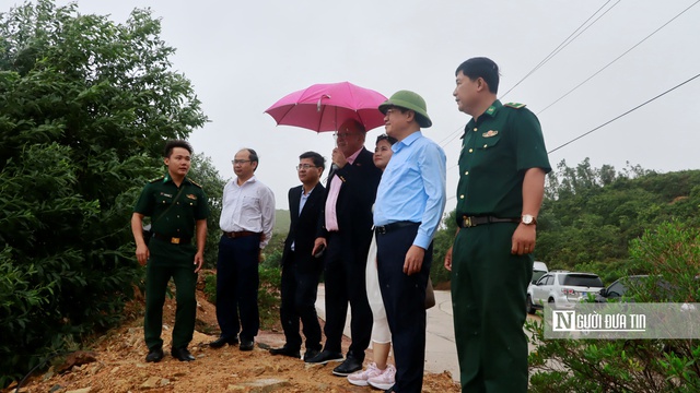 Tập đoàn PNE cùng lãnh đạo tỉnh khảo sát, đánh giá tiềm năng phát triển điện gió ngoài khơi tại Bình Định.  Ảnh: Quỳnh Lê