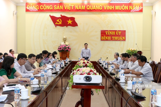 Bình Thuận thực hiện dứt điểm việc xây dựng, sửa chữa nhà tình nghĩa- Ảnh 1.