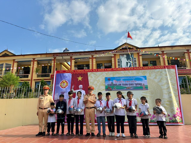 Lực lượng Cảnh sát đường thủy Yên Bái và những đóng góp cho bình yên trên những triền sông- Ảnh 2.