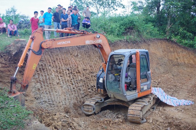 Khởi tố người lái máy xúc khiến 1 cháu bé tử vong ở Bắc Kạn- Ảnh 1.