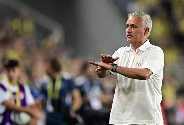 "Người đặc biệt" Jose Mourinho bị chỉ trích dữ dội- Ảnh 1.