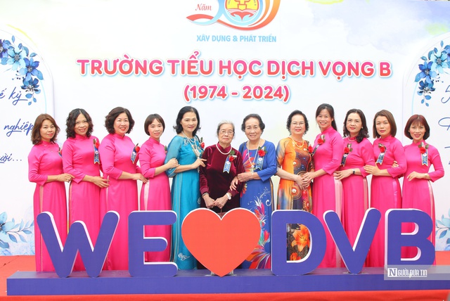 Hà Nội: Trường Tiểu học Dịch Vọng B đón nhận Huân chương Lao động hạng Nhì- Ảnh 7.