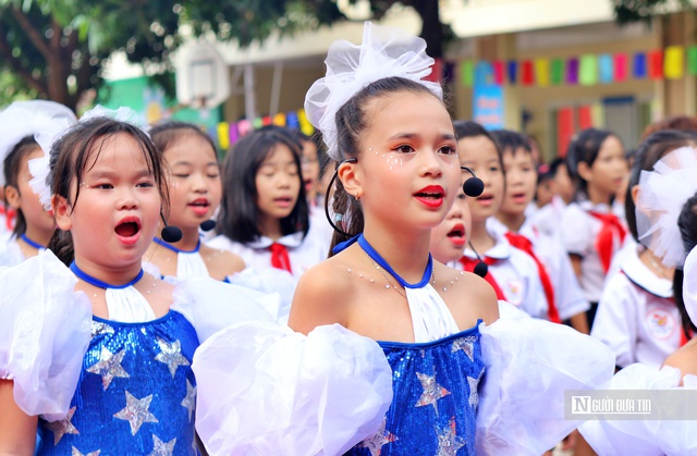 Hà Nội: Trường Tiểu học Dịch Vọng B đón nhận Huân chương Lao động hạng Nhì- Ảnh 13.