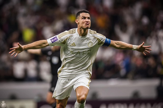 Ronaldo một lần nữa chứng tỏ đẳng cấp của mình khi lập cú đúp giúp Al Nassr giành chiến thắng. (Ảnh: Reuters)