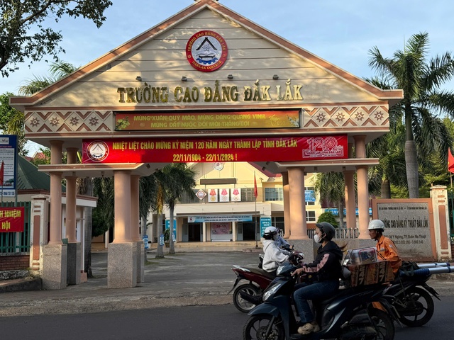 Vụ sinh viên trường cao đẳng bị điện giật tử vong trong khi học thực hành: Một thầy giáo bị tạm dừng giảng dạy- Ảnh 1.