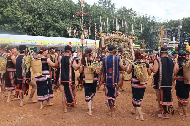 Chiêng, xoang và đua thuyền- Ảnh 1.