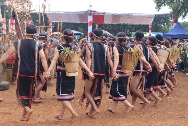 Chiêng, xoang và đua thuyền- Ảnh 4.