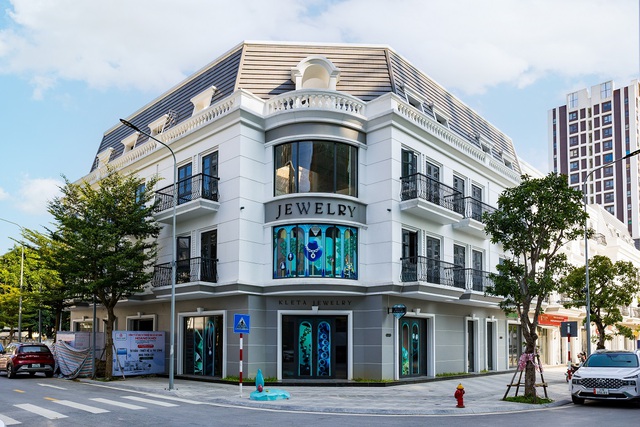 Nhà đầu tư thành Vinh: “Không kênh nào lợi nhuận hấp dẫn và an toàn như Vincom Shophouse Diamond Legacy”- Ảnh 3.