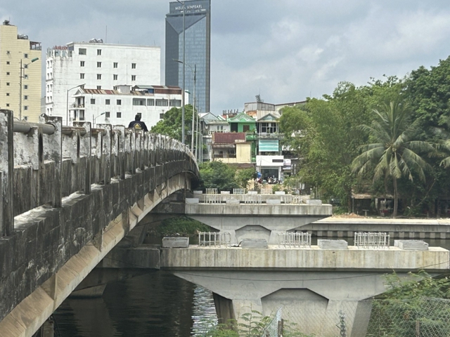 Thừa Thiên-Huế chỉ ra "điểm nghẽn" lớn nhất trong công tác giải ngân vốn đầu tư công- Ảnh 2.